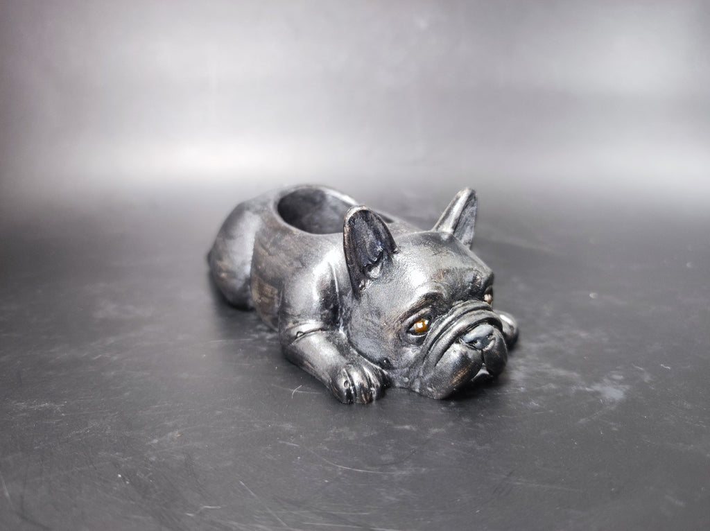 Fekvő francia bulldog Iron